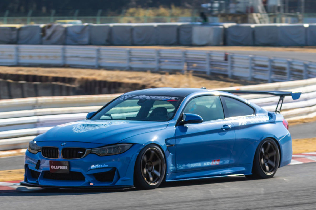 M4 f82 フェンダー純正ダクト無し M4 f82 フェンダー純正ダクト無し Wide FRONT FENDER for F82-M4